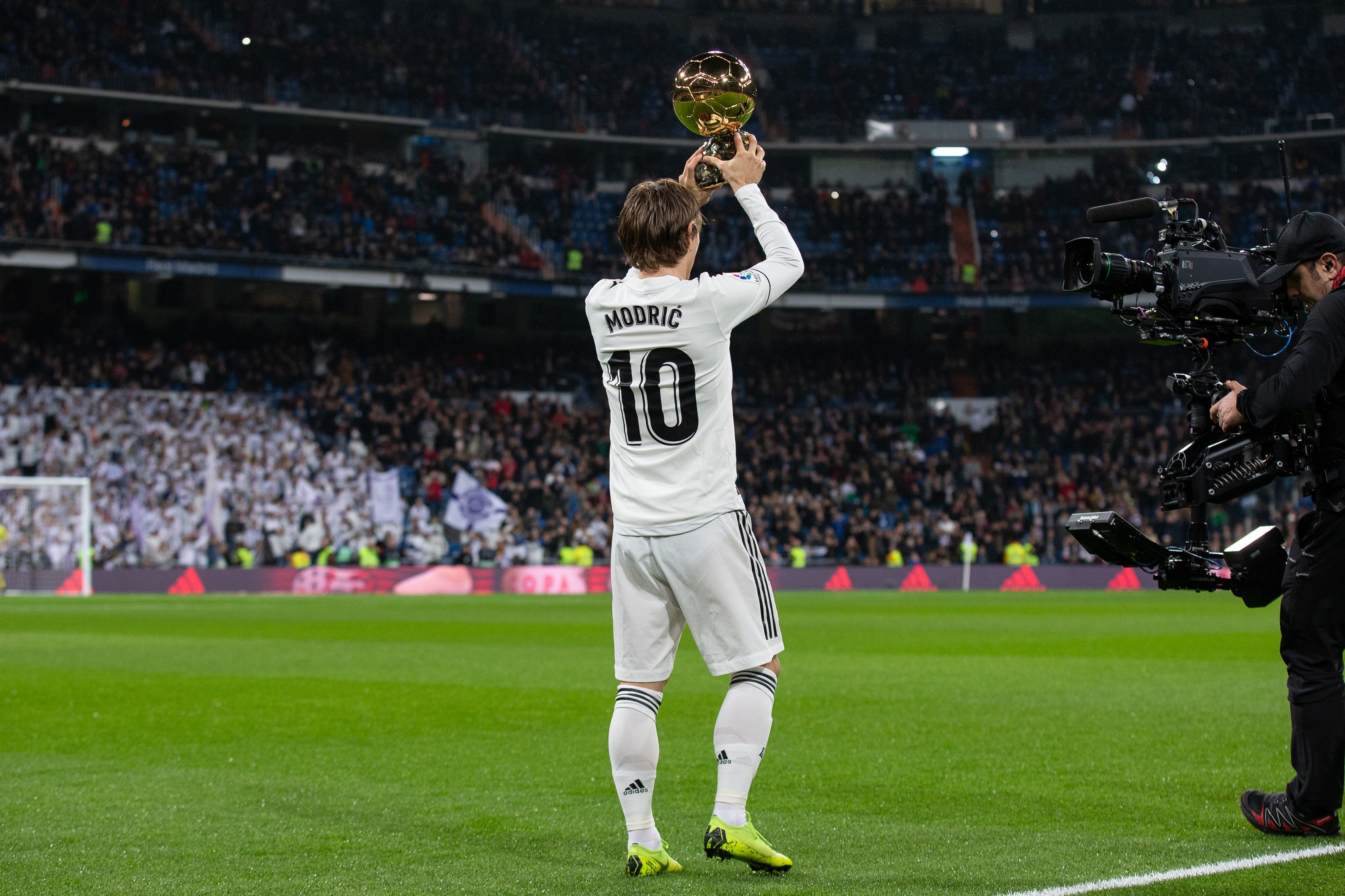 篮球NBA公布球衣销量榜，新晋巨星登顶