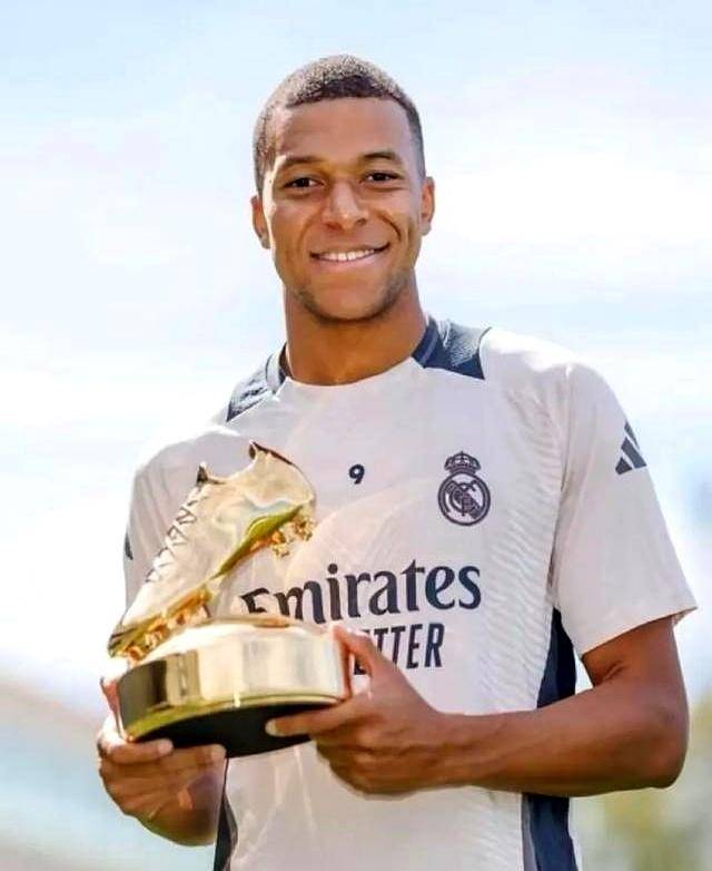 哈登生涯3次单场10+三分，与拉文和JR并列历史第四位